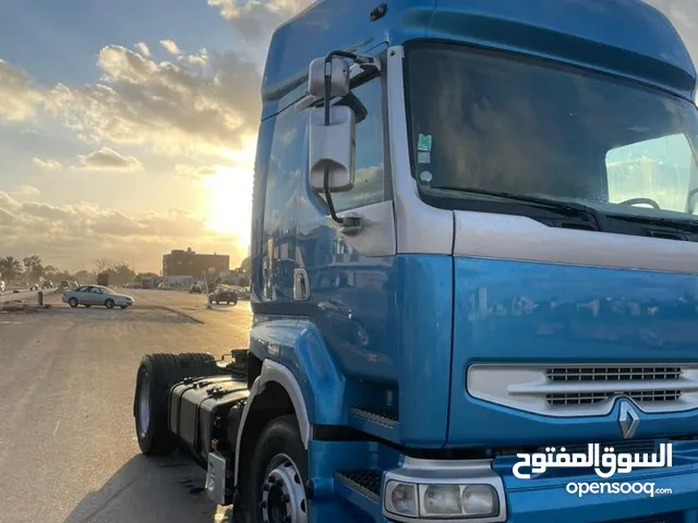 Tractor Unit Renault Older than 1970 in Tripoli