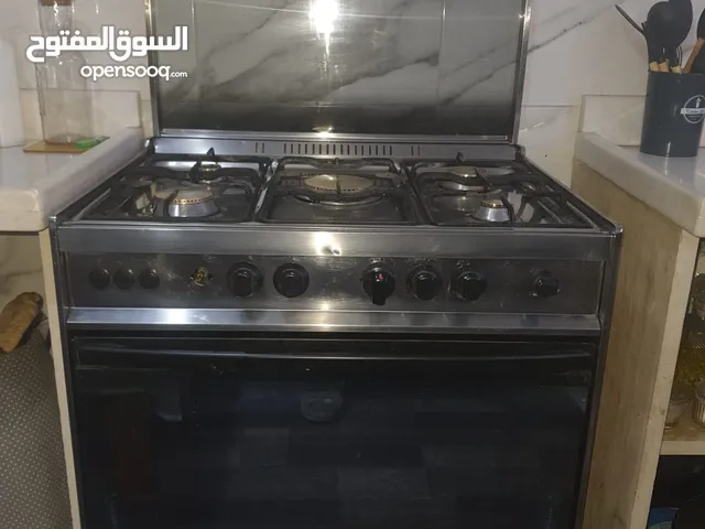 Universal Ovens in Zarqa
