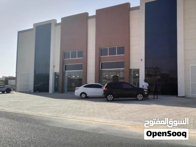 مستودعات جديدة للإيجار – أم القيوين الصناعيه