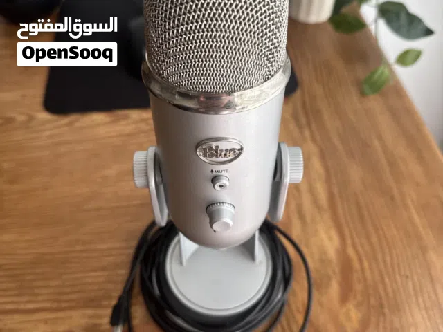 للبيع ميكروفون احترافي Blue Yeti كالجديد