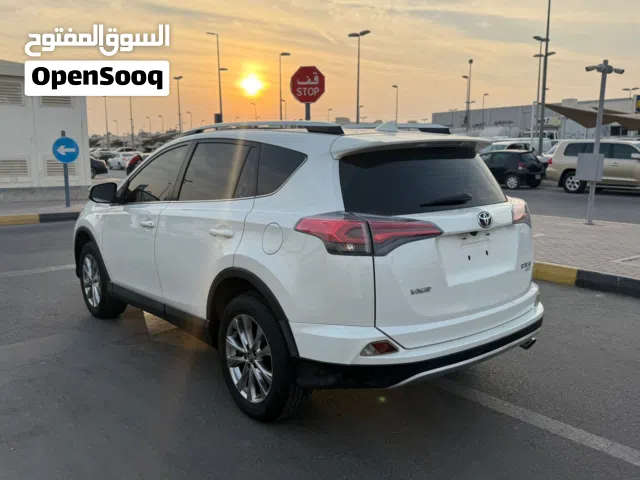 للبيع تويوتا RAV4 موديل 2016 فئة VXRخليجية، محرك 2.5 لتر ودفع رباعي، استخدام نظيف