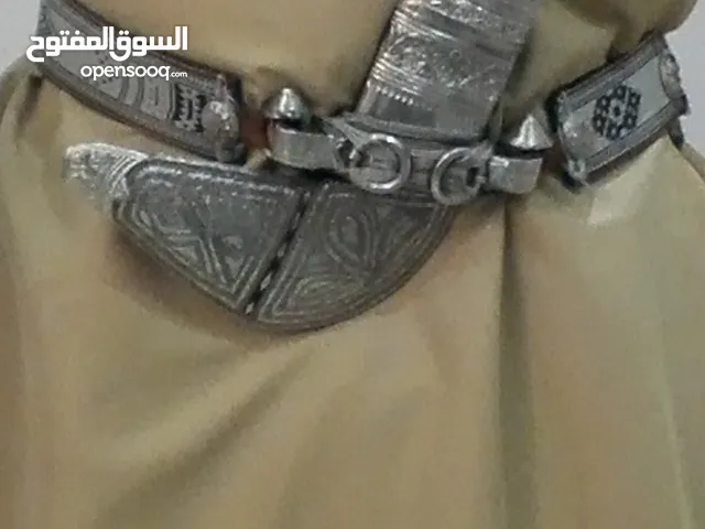 خنجر عمانية قديمة زراف فريقي للبيع او البدل بما يناسب