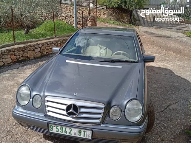 السيارة الكلاسيكية وصاحبة الفخامة والاصالة موديل  E240   1998 بسعر مغري على الكاش