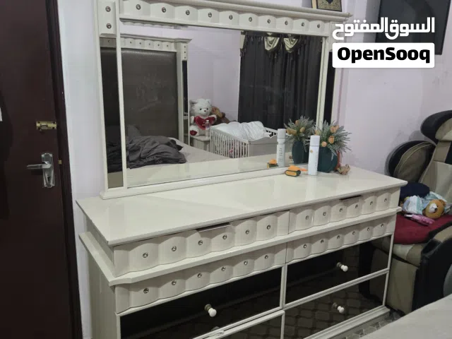 غرفه نوم للبيع كبيره