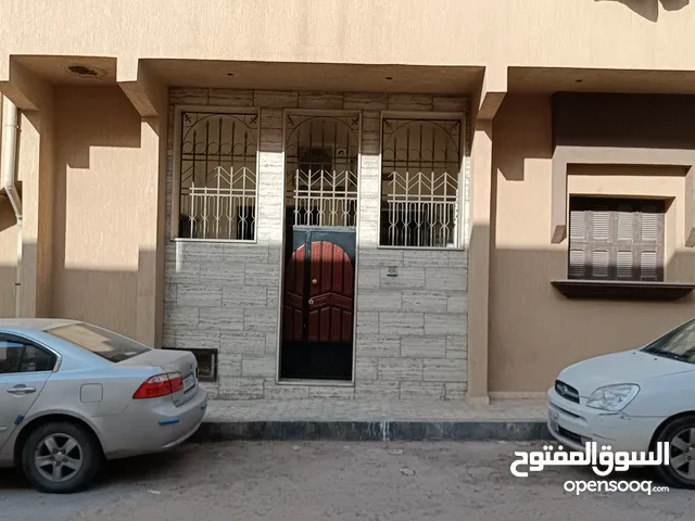 144 m2 More than 6 bedrooms Townhouse for Sale in Tripoli Ras Hassan