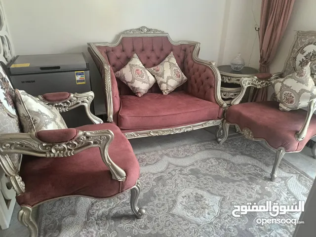 صالون مودرن كلاسيك بحالة الجديد للبيع