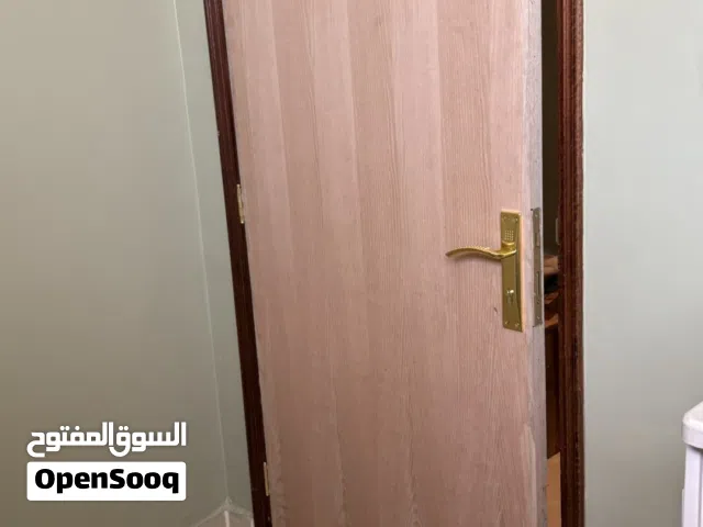 نجار لجميع أعمال النجارة ومقاولاتها وتركيب ايكيا وميداس وأبيات والأقفال والمفاتيح