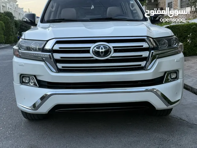 Landcruiser 2018 white edition clean title