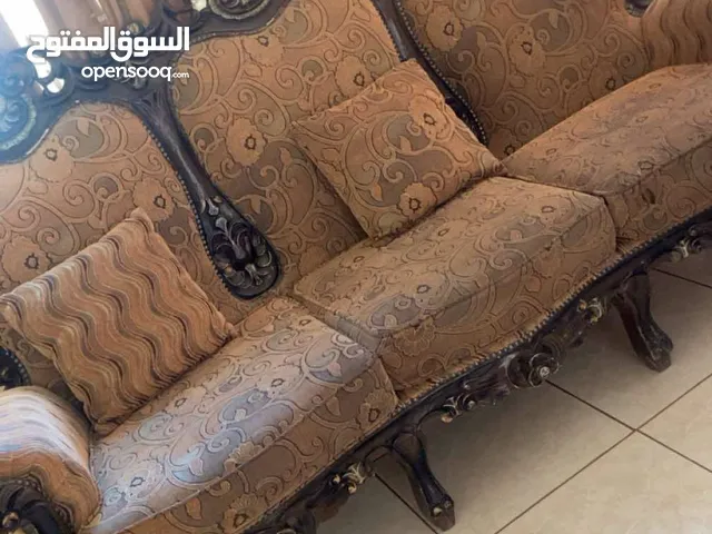 كنب خشب زان تركي 9 مقاعد بحالة جيدة جدا مطلوب 100 دينار قابل للتفاوض بشيء بسيط