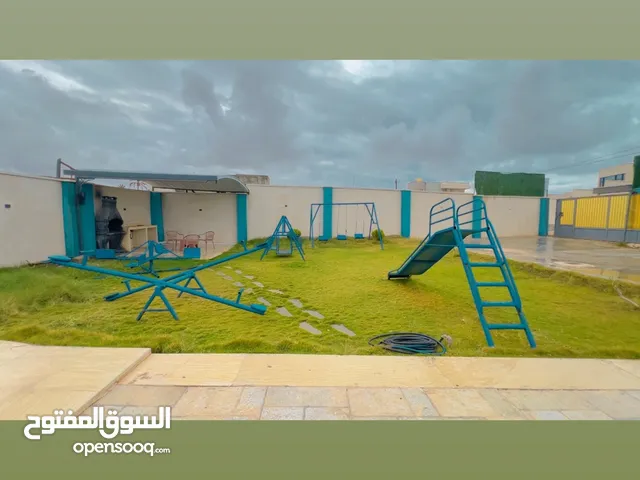 استراحة للإيجار عائلات شباب سلاطين مكانها الخمس سيلين تبعد ع البحر 500 متر
