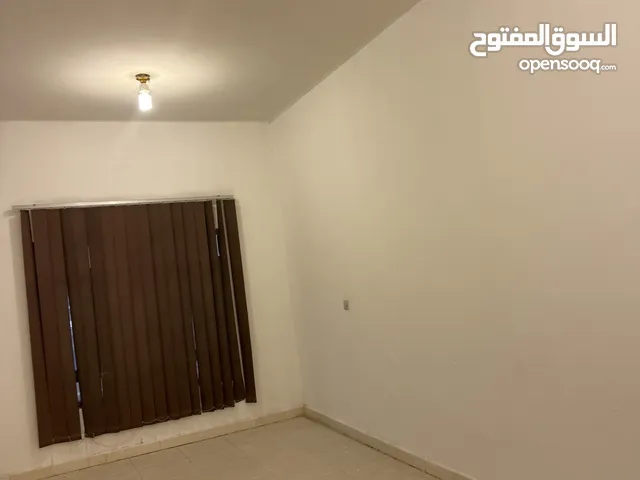 200 m2 5 Bedrooms Townhouse for Rent in Basra Mnawi Basha