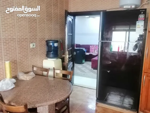 شقة طابق ثاني للبيع في ضاحية الأمير حسن مقابل الأحوال المدنية