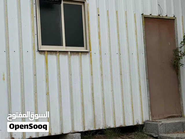 للبيع كبينة موجود فيه الأثاث والديكور
