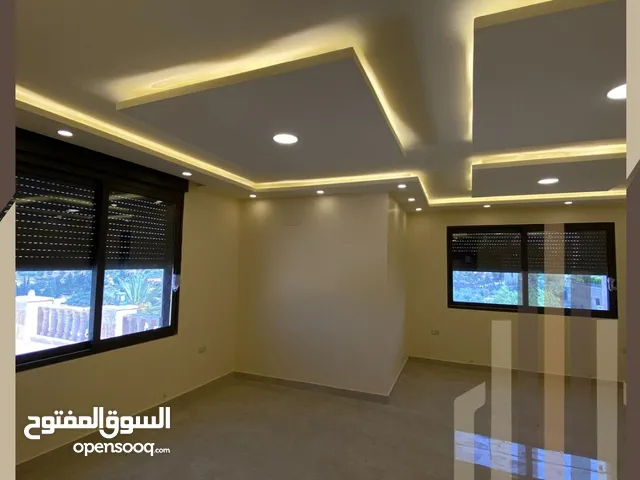 1000 m2 5 Bedrooms Villa for Sale in Amman Naour