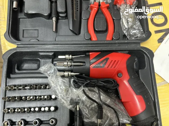 دريل فك وتركيب صغير يعمل بالبطارية ويحتوي على 51 قطعة داخل صندوق صغير عملي جداً للأعمال البسيطة