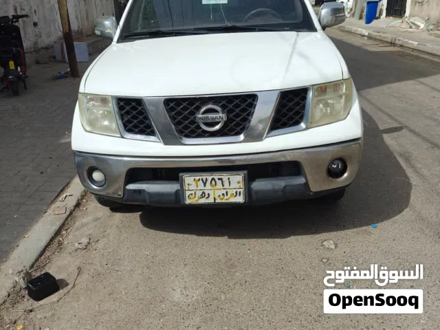 2013 نيسان نافارا LE