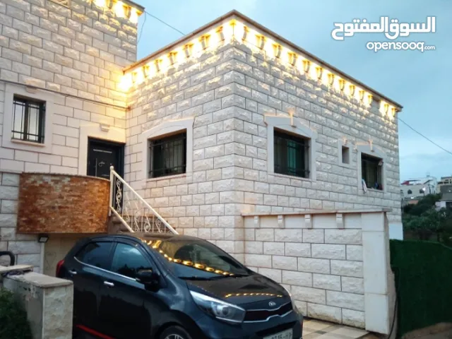 منزل خاص مع حديقة ومدخل