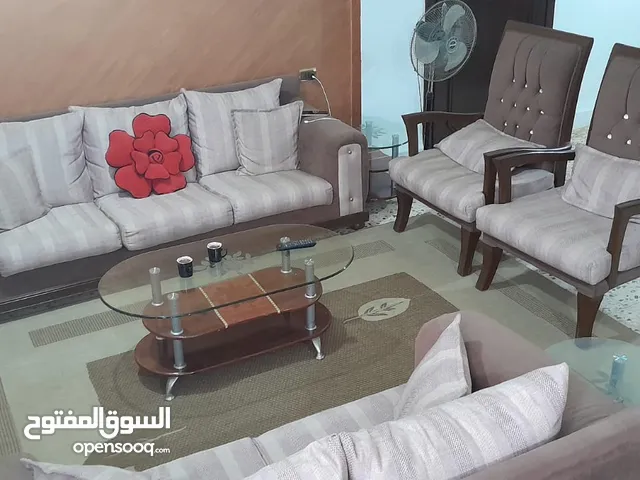 عفش للبيع.