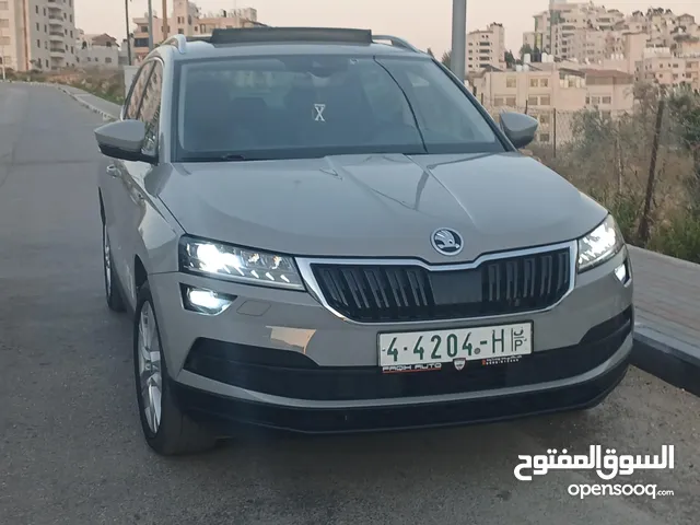 جيب سكودا كاروك فل كامل اضافات مع بانوراما أعلى فئة بالكاروك للبيع بسعر حرق ع الكاش