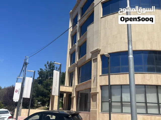 مكاتب تجاريه مساحات محتلفه جاهز للايجار  المدينه الطبيه مقابل حدائق الحسين