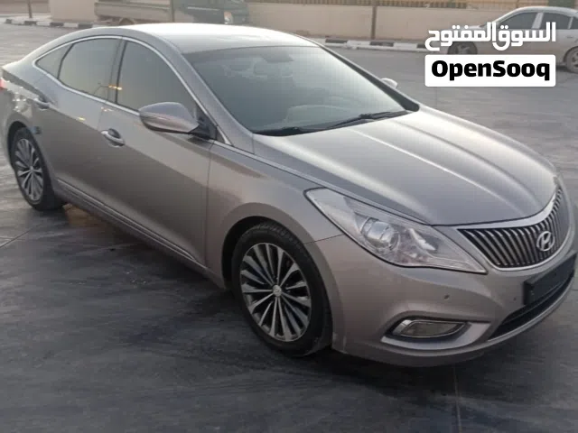 2012 هيونداي ازيرا Standard