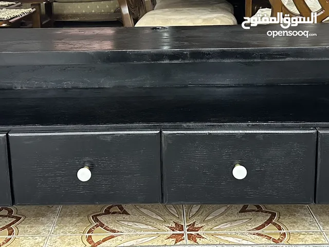طاولة تلفزيون خشب لاتيه للبيع