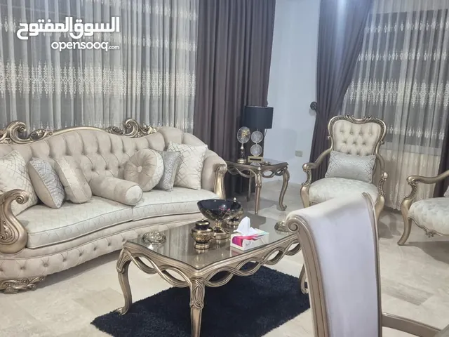 غرفة ضيوف كاملة مع سفرة