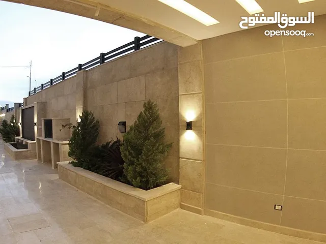 شقة ملوكية شبه ارضي مساحة 626م -داخلي 300م -حديقة 326م تشطيبات فلل-الحويطي-طريق المطار - رمضان اسكان