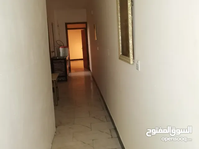 شقه للايجار كراده خارج ط2 فرع هايبر ماركت النعناع