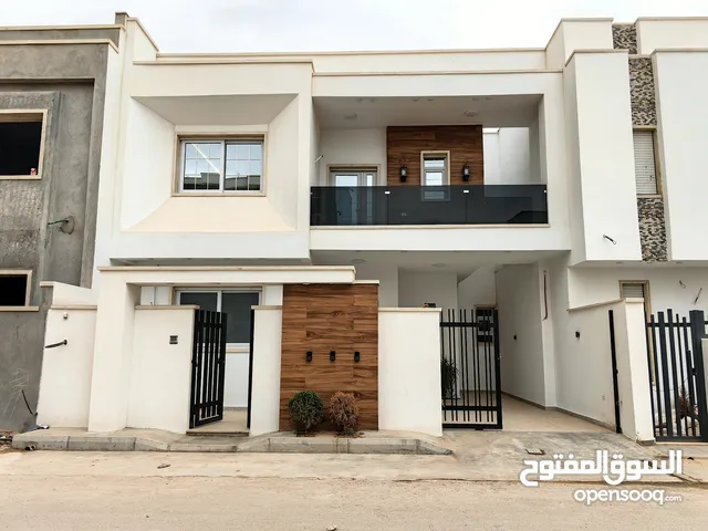 320 m2 3 Bedrooms Villa for Sale in Tripoli Al-Serraj