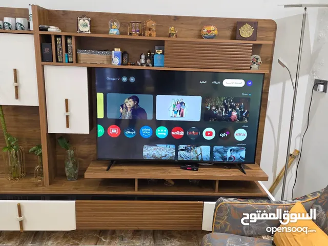 بوفيه كبيره خشب مع فاترينه زجاج بابين