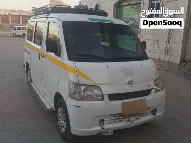 2013 دايهاتسو جران ماكس