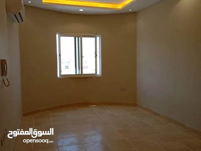 شقة للايجار*   الموقع*الرياض حي العارض   الدور الثاني  موجود مصعد  *مكونه من :*  2 غرفتين نوم  *2 حم