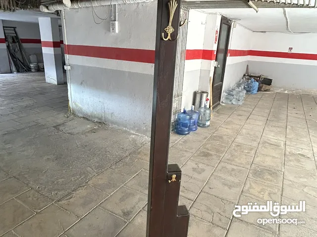 علاقات اواعي خشبيه للبيع بحالة ممتازه