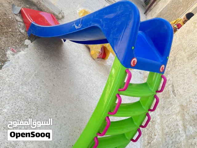 سحسيلة خمس درجات لون اخضرّ وأزرق مع مساكات تسلق 45 دينار