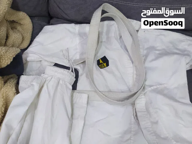 بدلة كارتية عمر تسع  لعشر  سنوات تقريبا