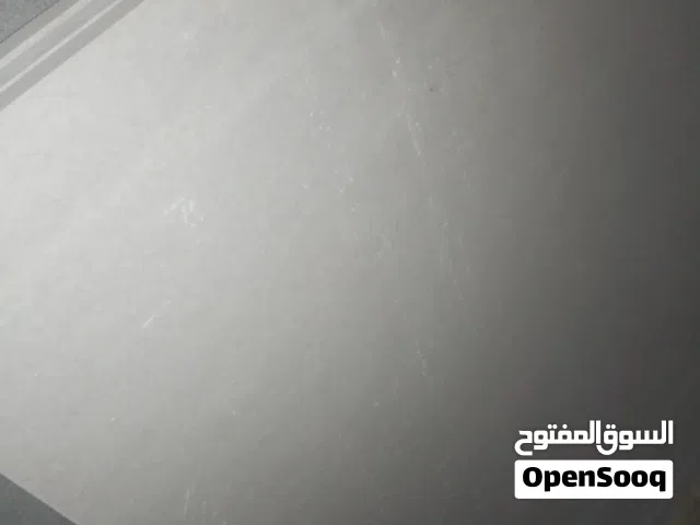 معدات للبيع