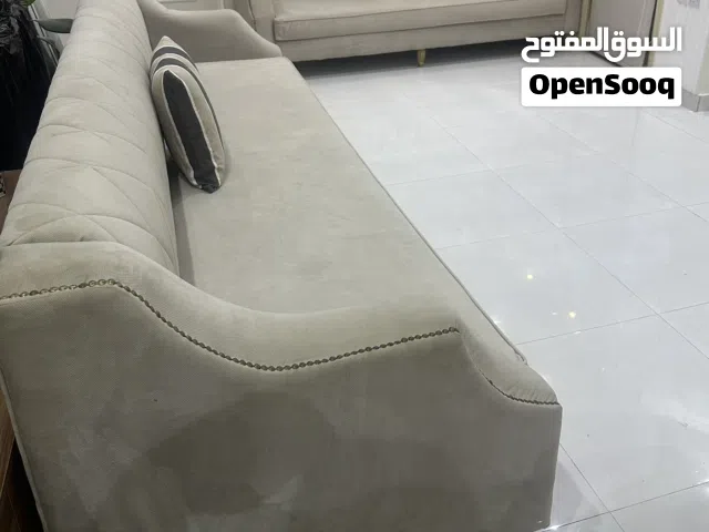 البيع كنبات نظيفه وشبه جديده مستعمل خفيف جدااا وحده 3 متر والثانيه 2ونصف