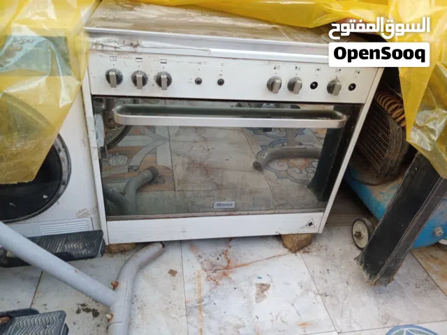طباخ ايطالي خمس شعلات نظافه فول فرن شهلتين ع طول الطيلخ كلشي يشتغل وحده نظافه 90 بالميه