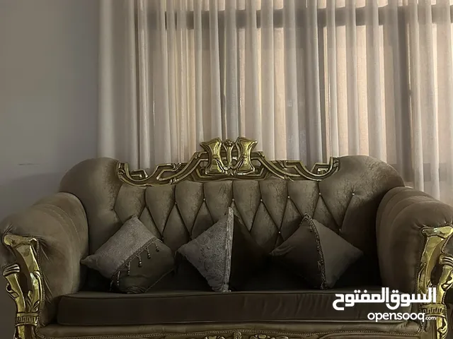طقم كنب عالي التحمل ومريح