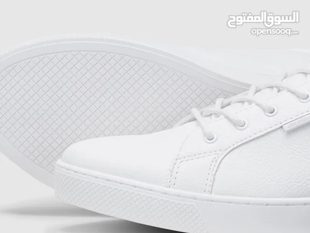 بيعة أحذية كاملة 32 جوز جديدة للبيع ( بسعر حرق )