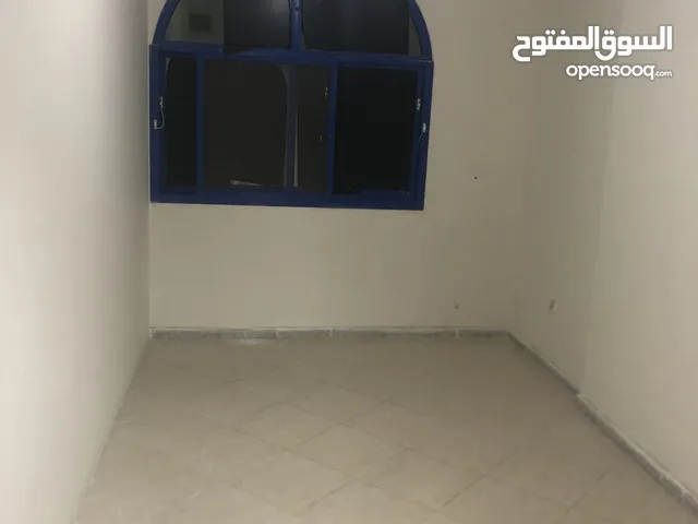 شقة الايجار ثلاث غرف وصاله