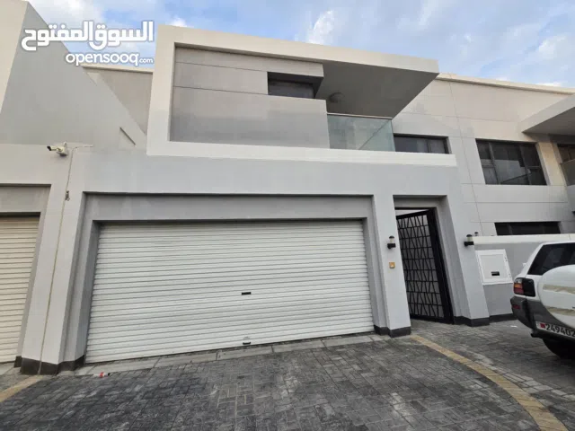 222 m2 4 Bedrooms Villa for Rent in Muharraq Diyar Al Muharraq