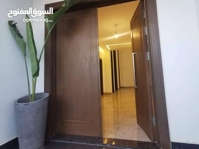 400 m2 More than 6 bedrooms Villa for Sale in Tripoli Souq Al-Juma'a