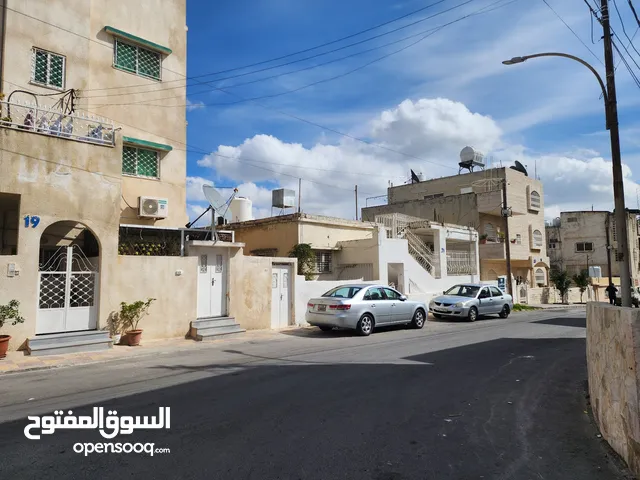310 m2 Studio Townhouse for Sale in Amman Jabal Al-Nathif