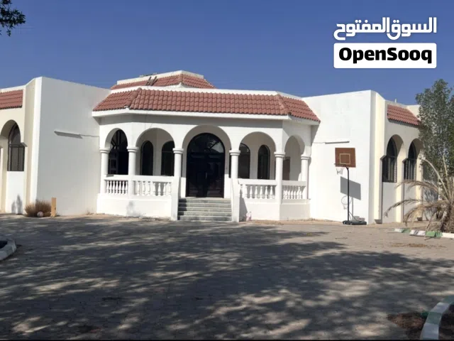 700 m2 4 Bedrooms Villa for Sale in Al Ain Al Tawiya
