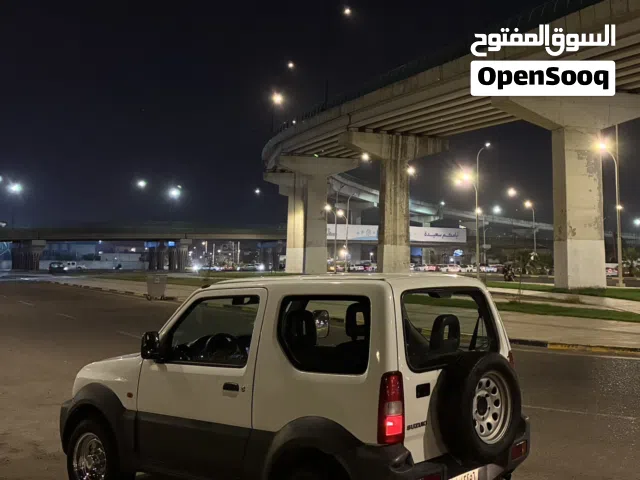 2011 سوزوكي جيمني Standard