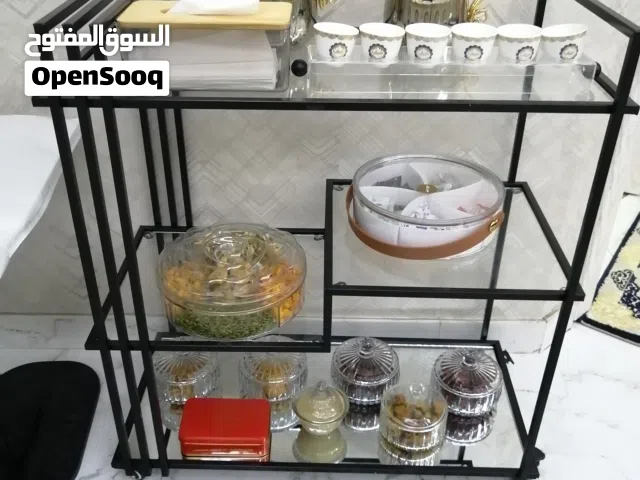 طاولة ضيافه جديده ونظيفه