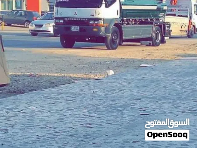 تنك مياه خدمات لمدار ساعه