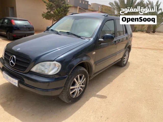 2001 مرسيدس بنز الفئة-M ML 320